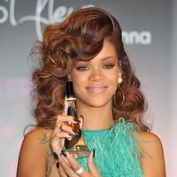 Rihanna promotes her new fragrance photos | Picture 61668